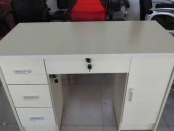 北京辦公用品一站式采購指南 廠家直銷屏風工位、老板桌椅與全套服務(wù)